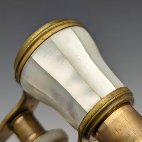 フレンチアンティーク マザーオブパール装飾 オペラグラス 双眼鏡 ケース付き Verne